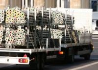  Häufig wird die Ware per Lkw transportiert